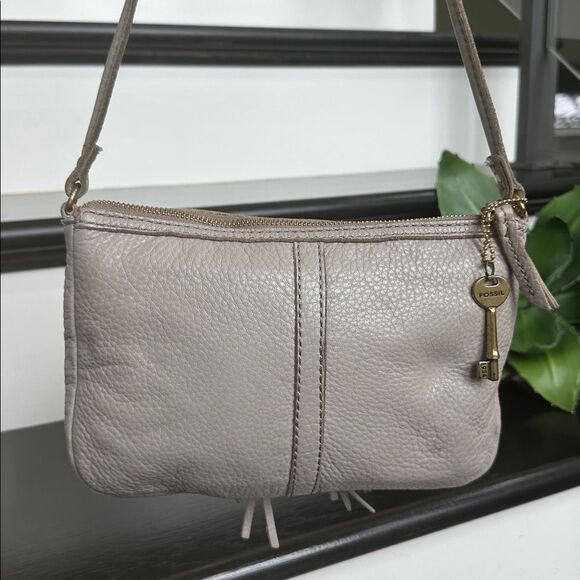 Fossil, genuine, leather Crossbody shoulder handbag purse, neutral fringe - Picture 4 of 9